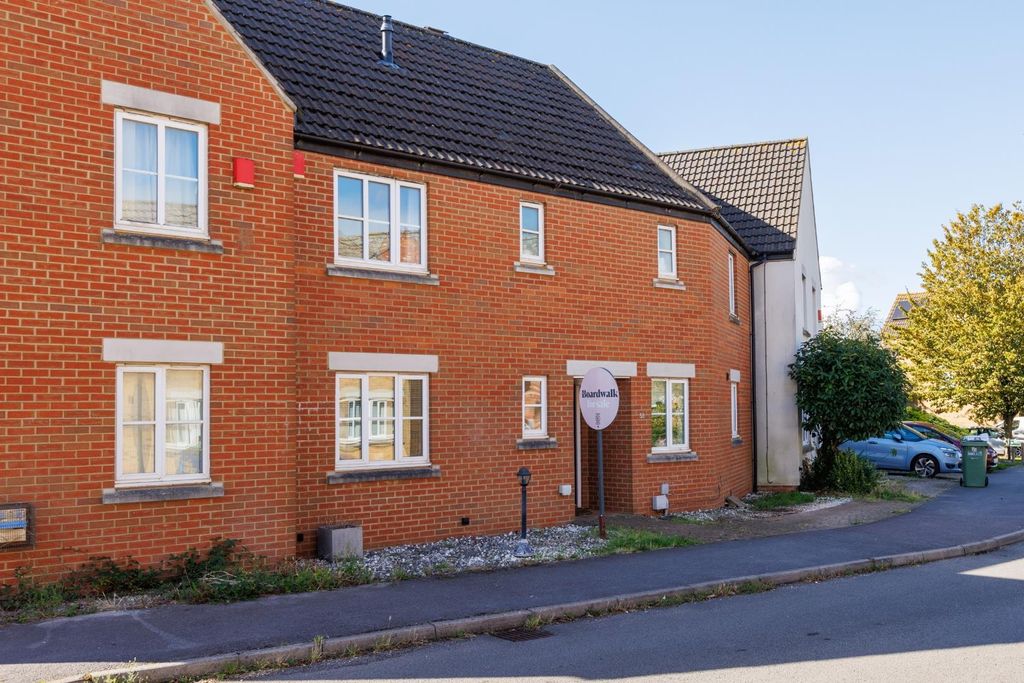 Property photo 2 of 19 58 Kings Drive-31.Jpg