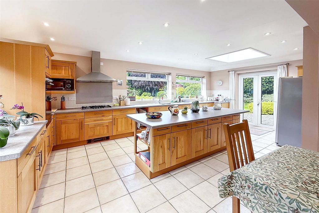 Additional image 4 of 4 bed detached house for saleChurch Street, Littlehampton, West Sussex BN17