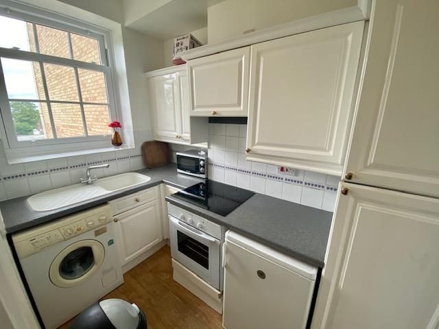 Property photo 2 of 7 Kitchen