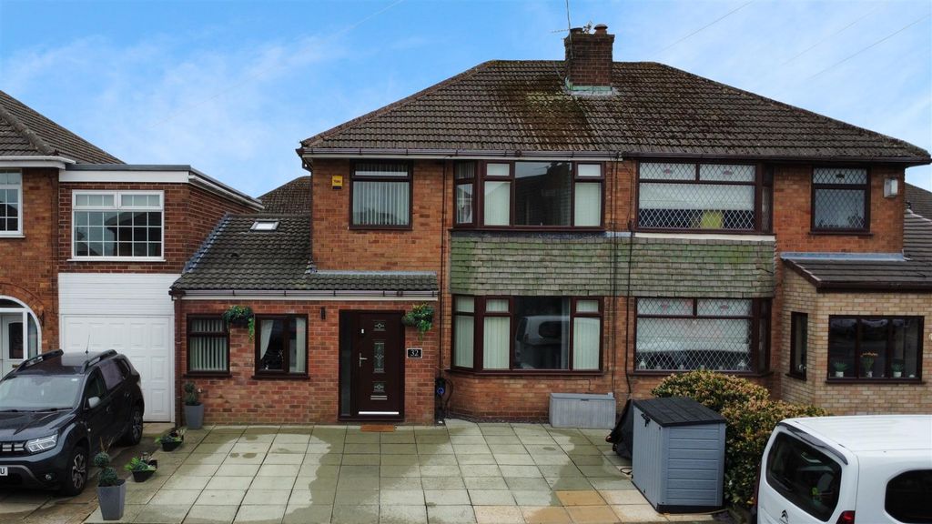 Property photo 1 of 24 Carmelite Crescent For Sale
