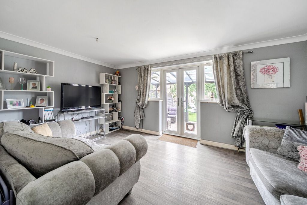 Property photo 2 of 17 Picture No. 10