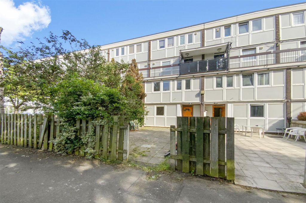 Property photo 3 of 18 Flat 4, Brancaster House - Dwht0Fa9Afotm9P38Vo7.Jp