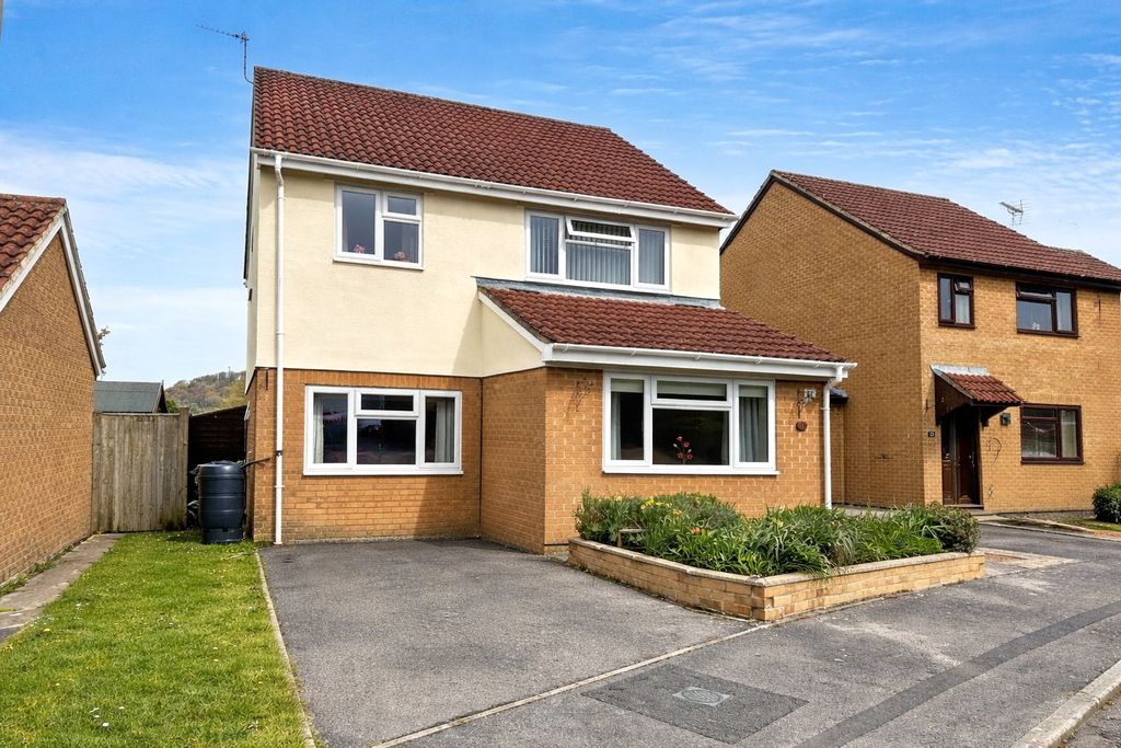 Property photo 1 of 17 Front