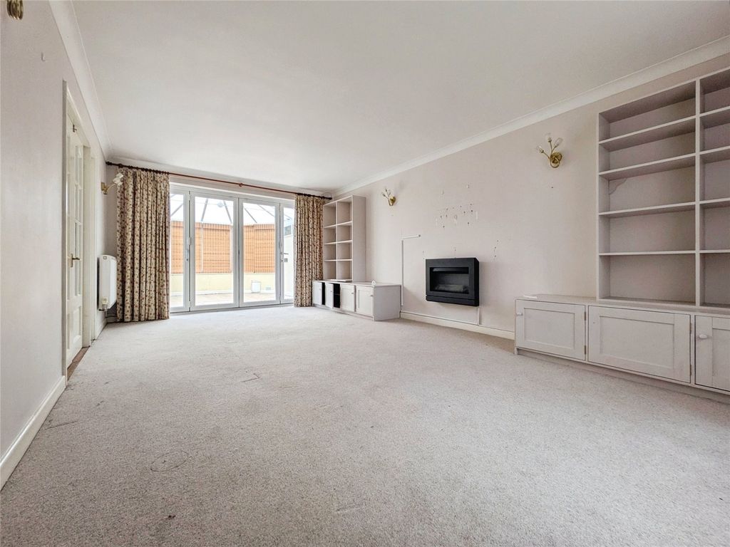 Property photo 3 of 22 Picture No. 29