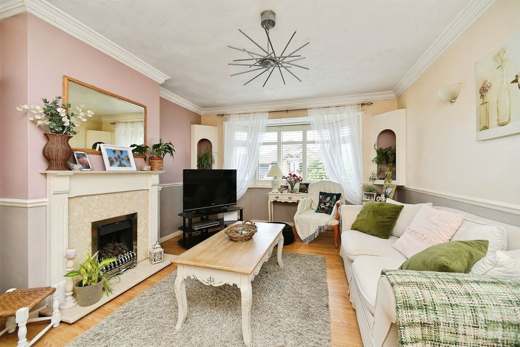 Property photo 2 of 22