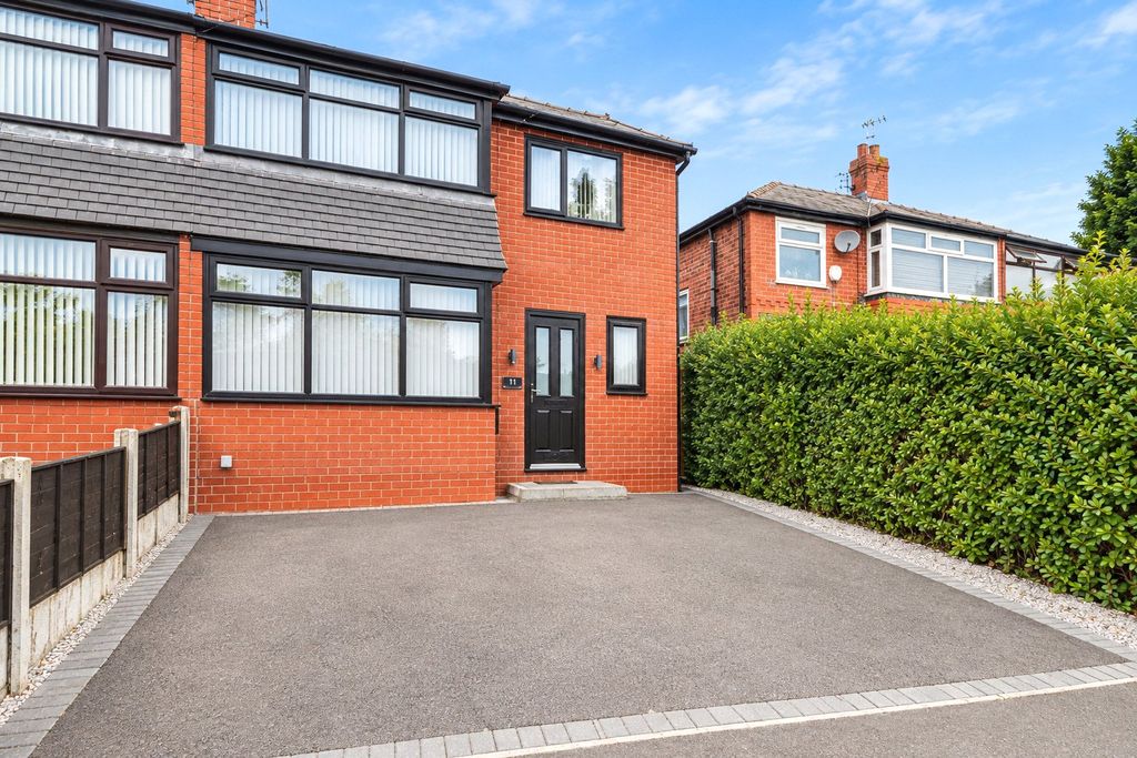 Property photo 1 of 18 External