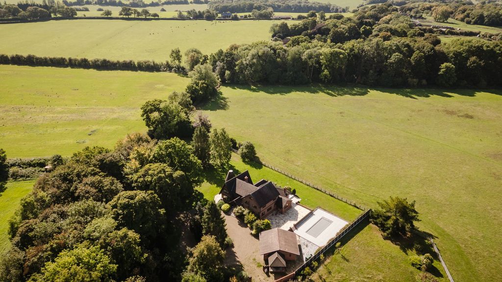 Property photo 2 of 47