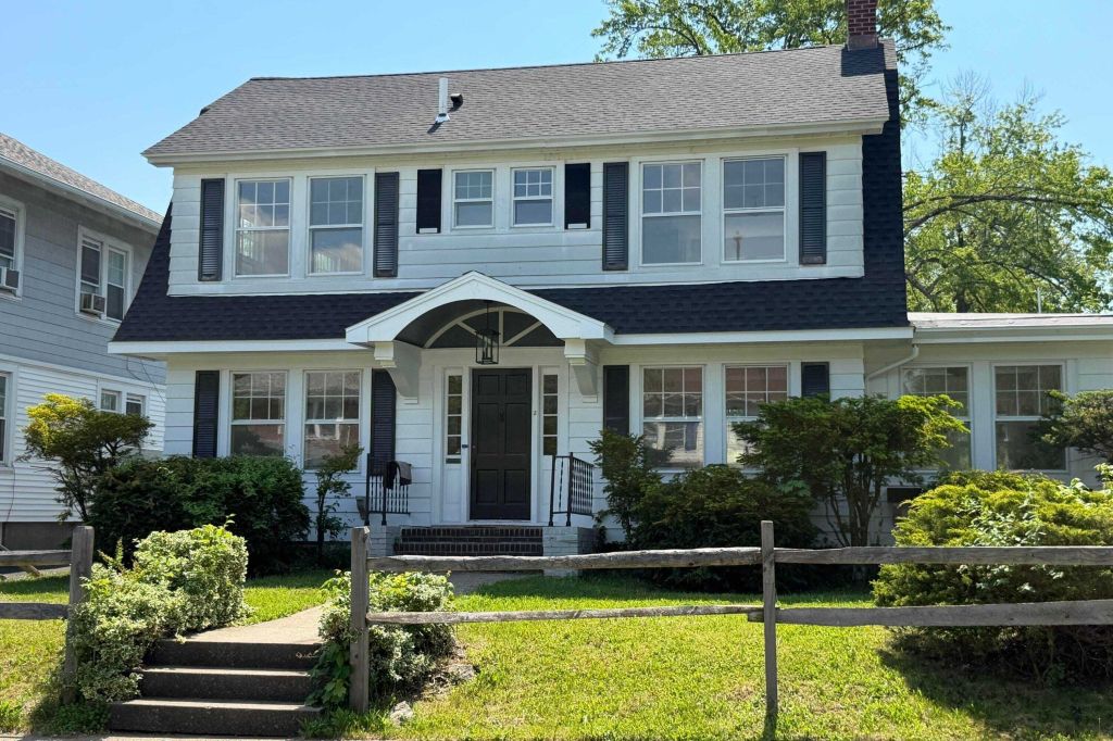 Property photo 1 of 31
