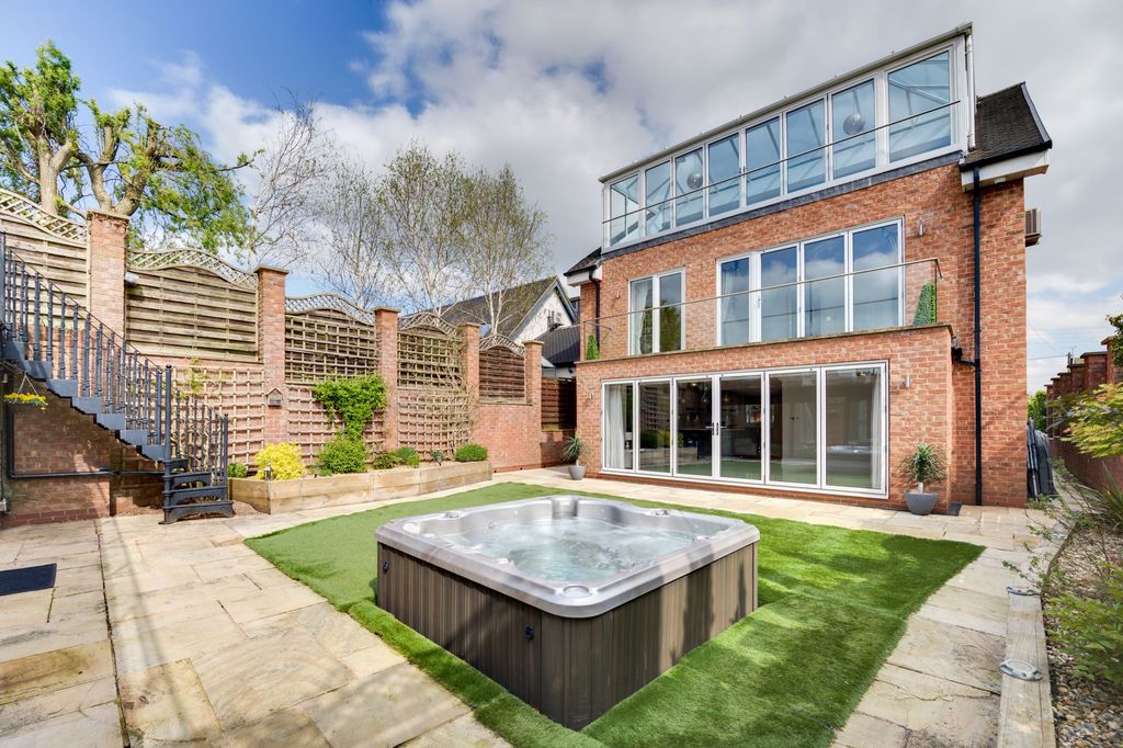 Property photo 3 of 73