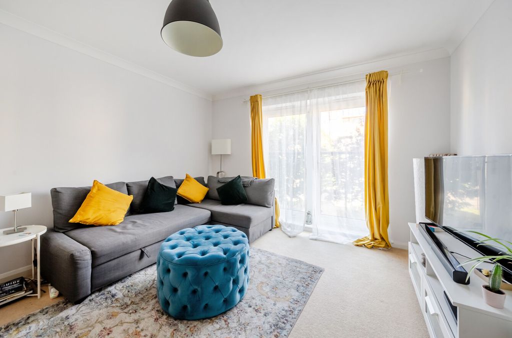 Property photo 2 of 10