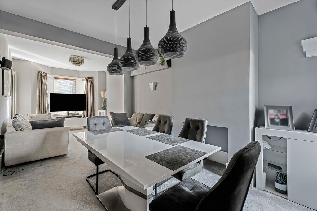 Property photo 2 of 15 Lounge/Diner