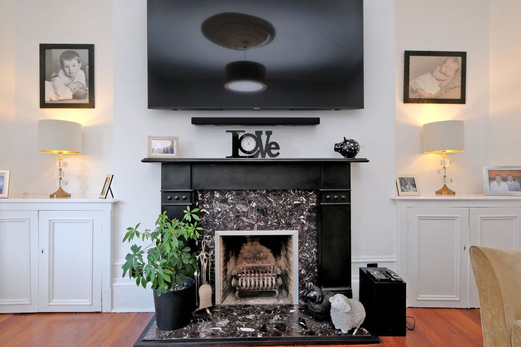 Property photo 3 of 32