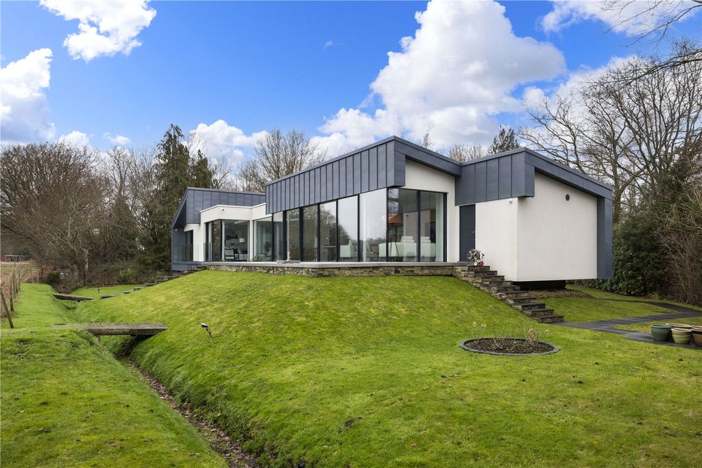 Property photo 1 of 40 Exterior