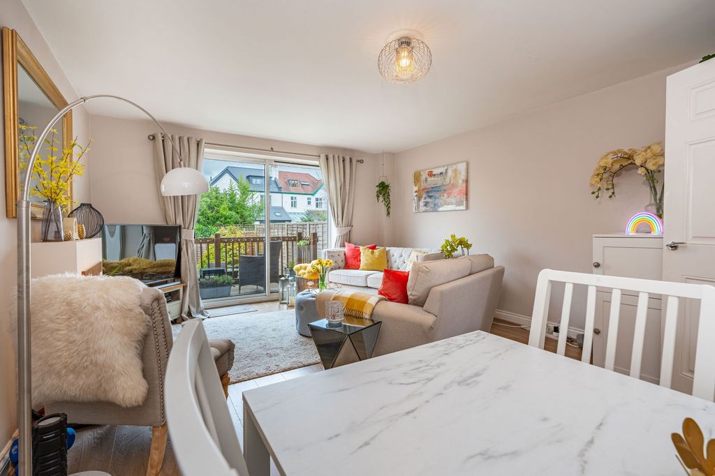 Property photo 3 of 15