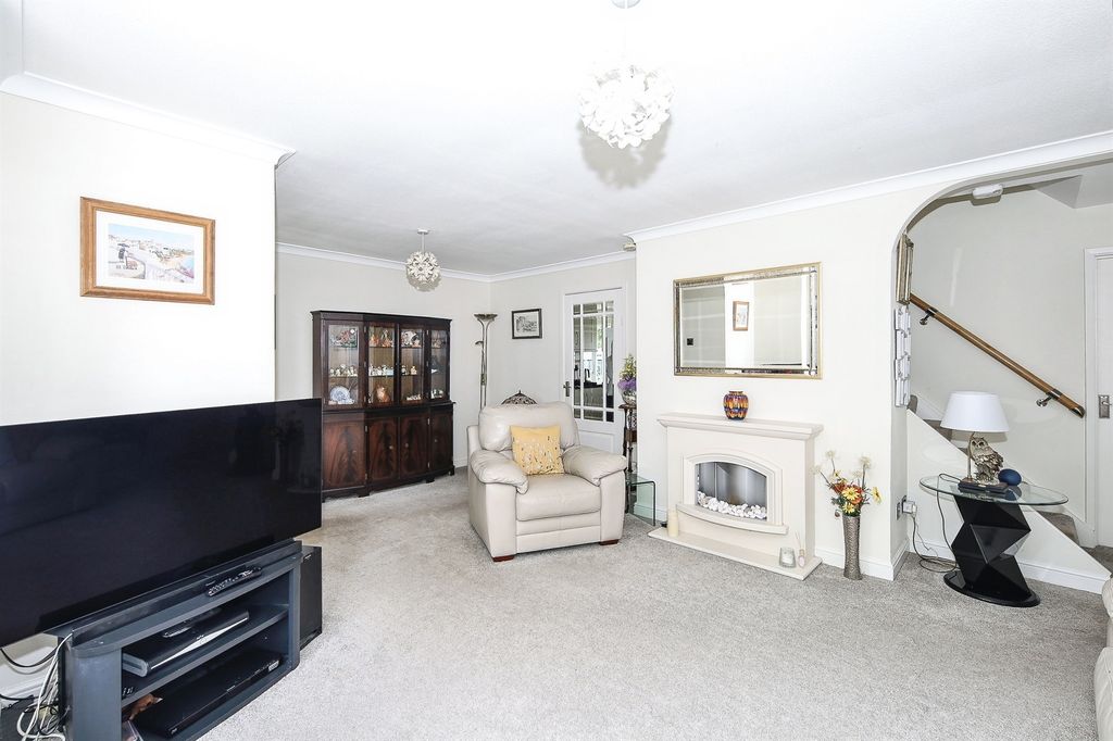 Property photo 3 of 23