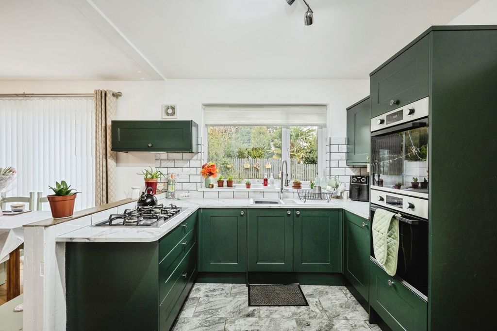 Property photo 2 of 19 Pbox-Img.Jpg