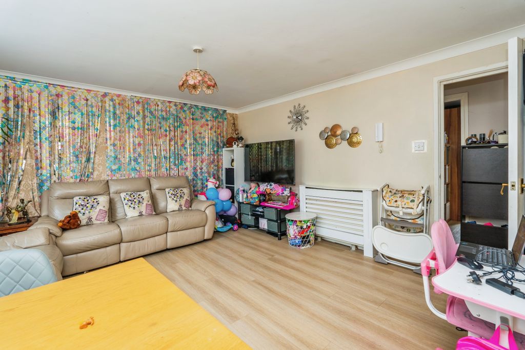 Property photo 2 of 17 Photography