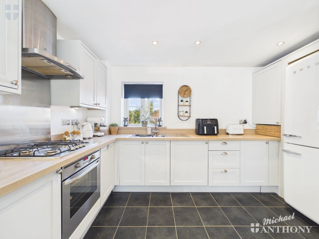 Property photo 2 of 9 Cam02773G0-Pr0474-Still002