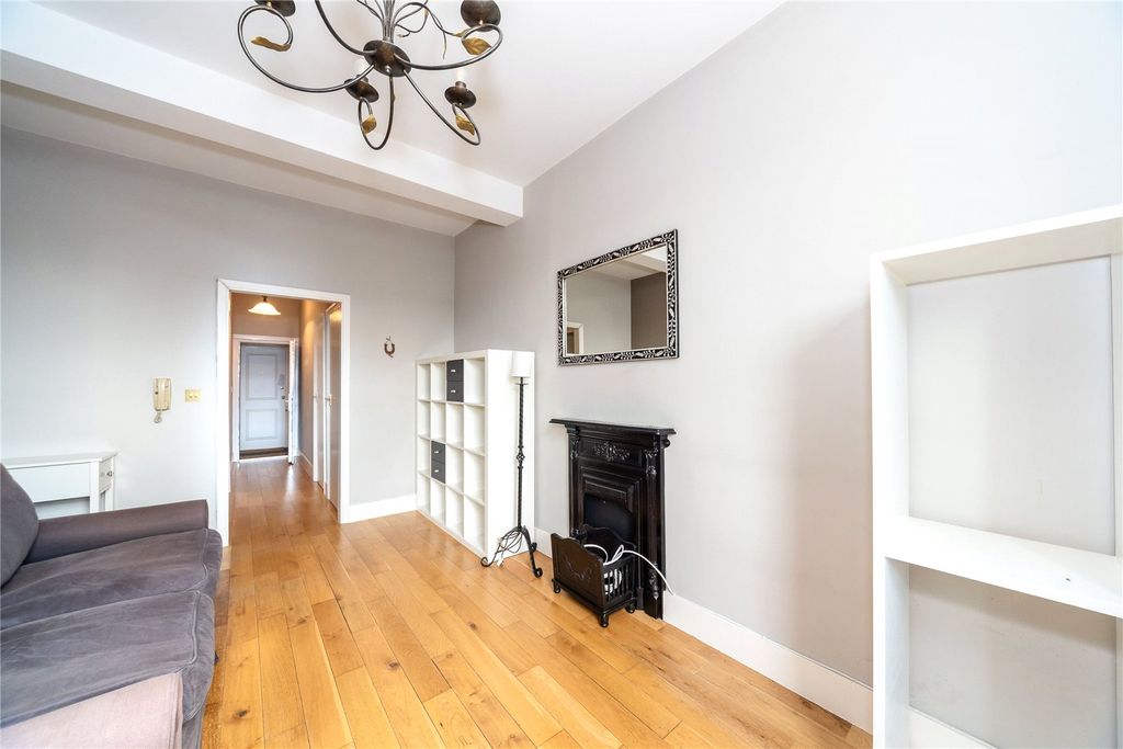 Property photo 3 of 6 Picture No. 12