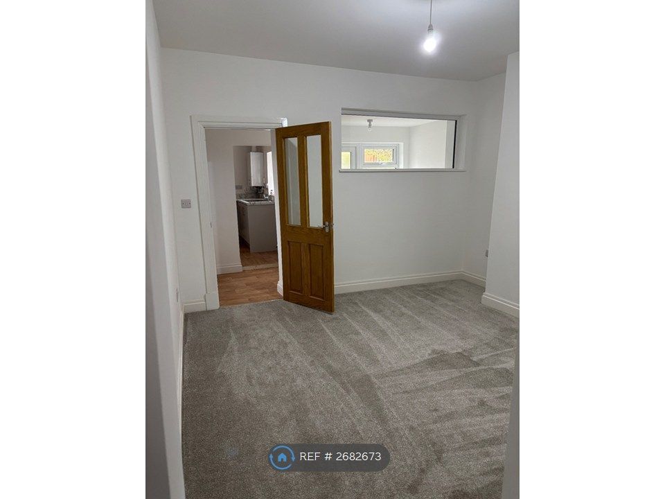 Property photo 3 of 10 Reception 2