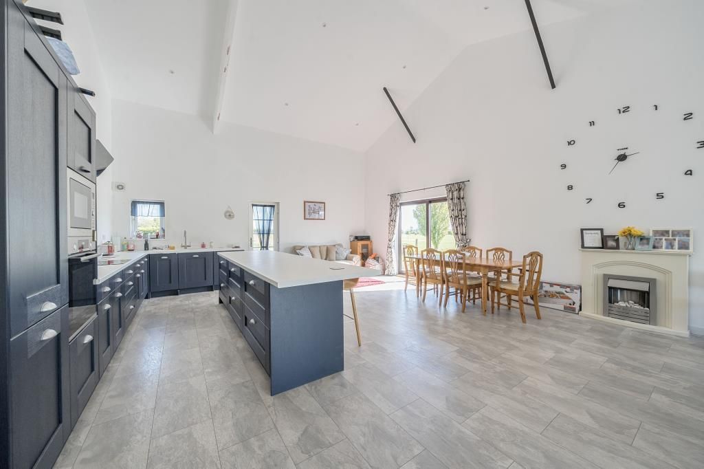 Property photo 3 of 22 Kitchen