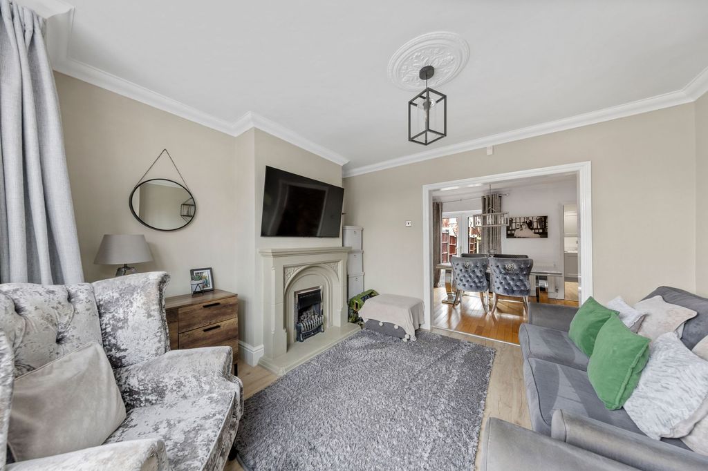 Property photo 2 of 23