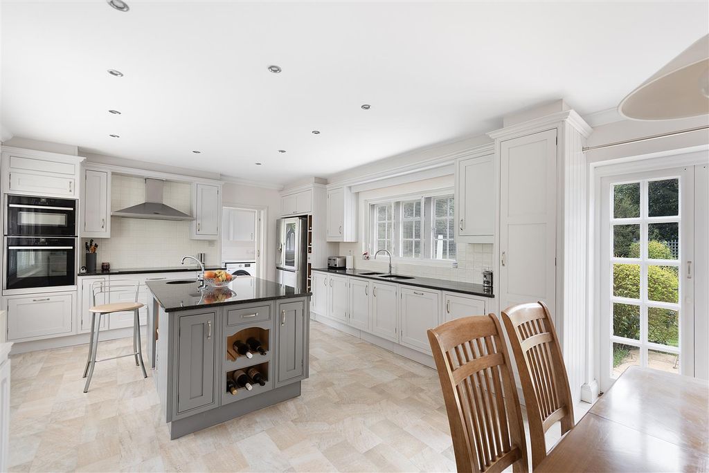 Property photo 2 of 32 50 Hardwick Lane Ph20.Jpg