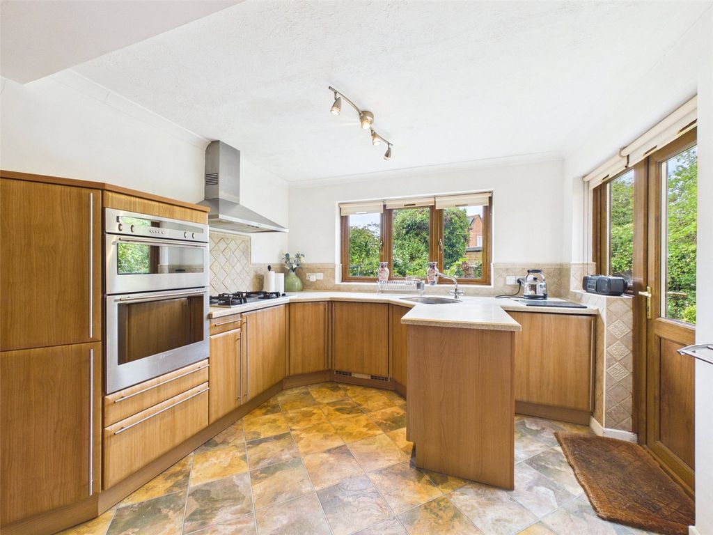 Property photo 2 of 18 Picture No. 04