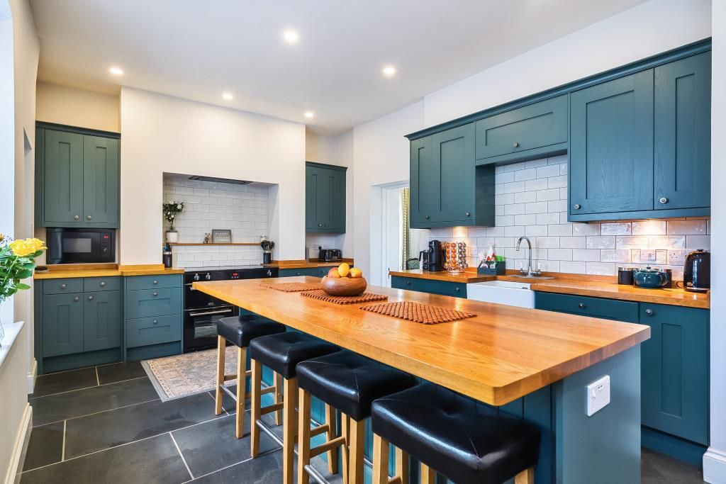 Property photo 2 of 30 Kitchen