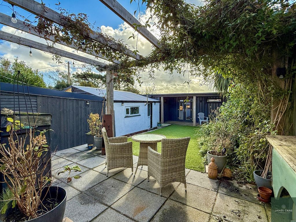 Property photo 3 of 19