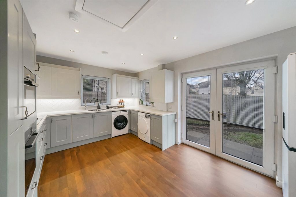 Property photo 3 of 26 Kitchen