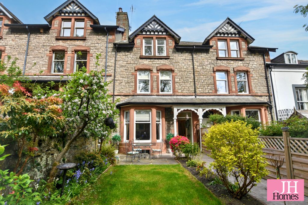 Property photo 1 of 33