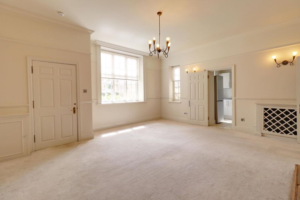 Property photo 3 of 19 Living (3).Jpg