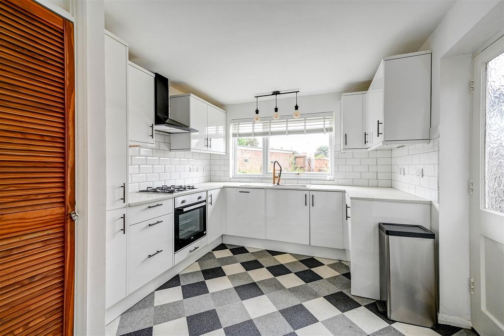 Property photo 2 of 21 Kitchen.Jpg