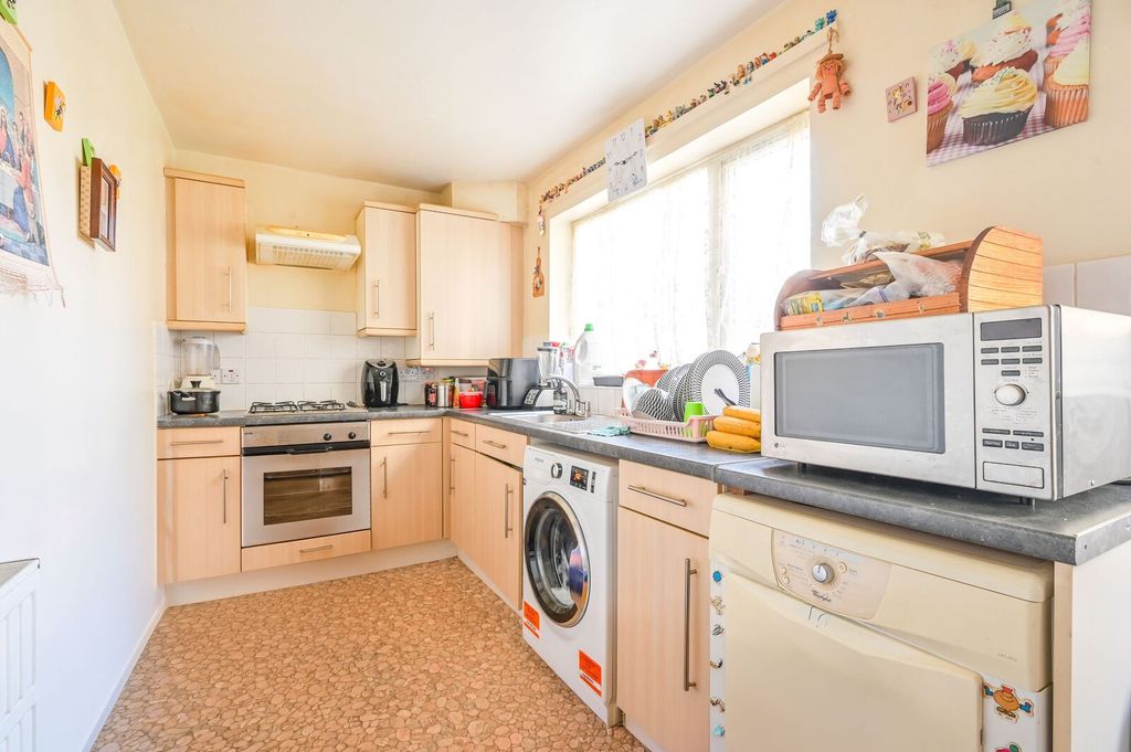 Property photo 3 of 10