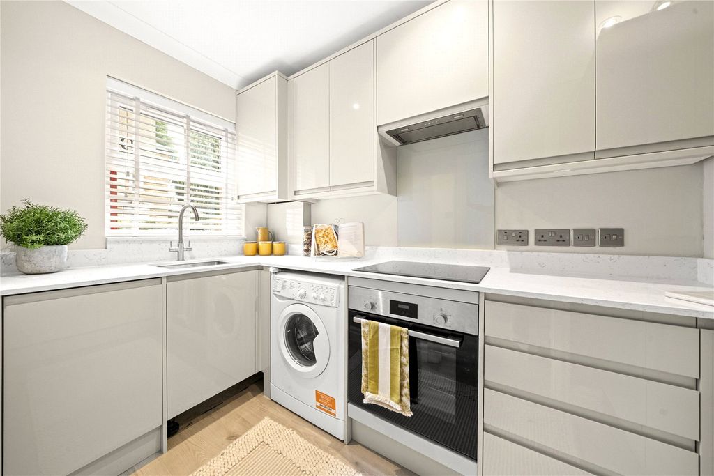 Property photo 3 of 14 Kitchen