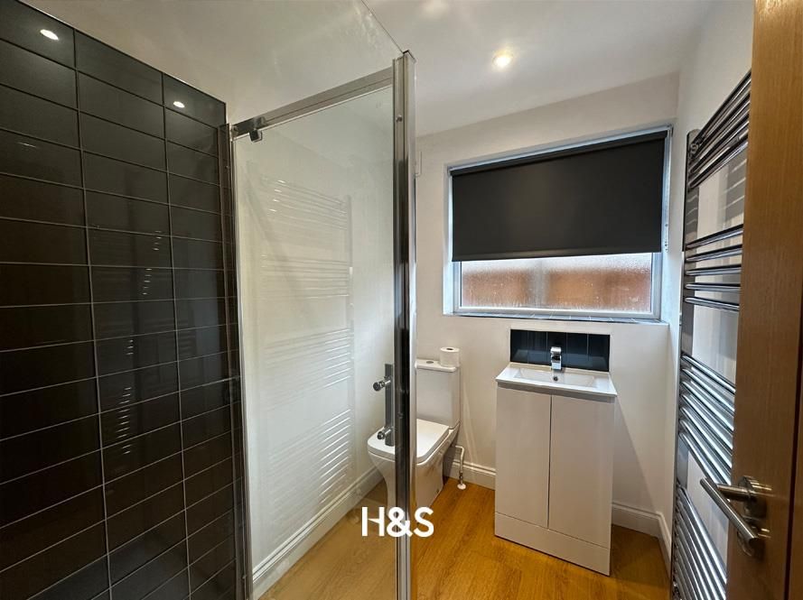 Property photo 3 of 7 32 Sandy Hill Bathroom.Jpg