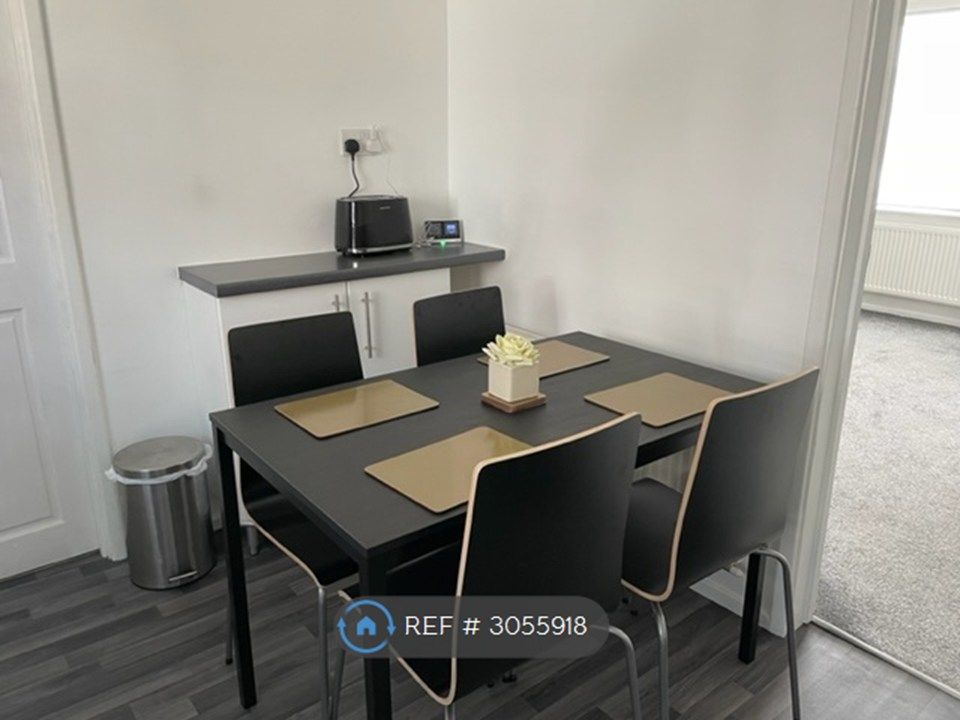 Property photo 3 of 12 Kitchen