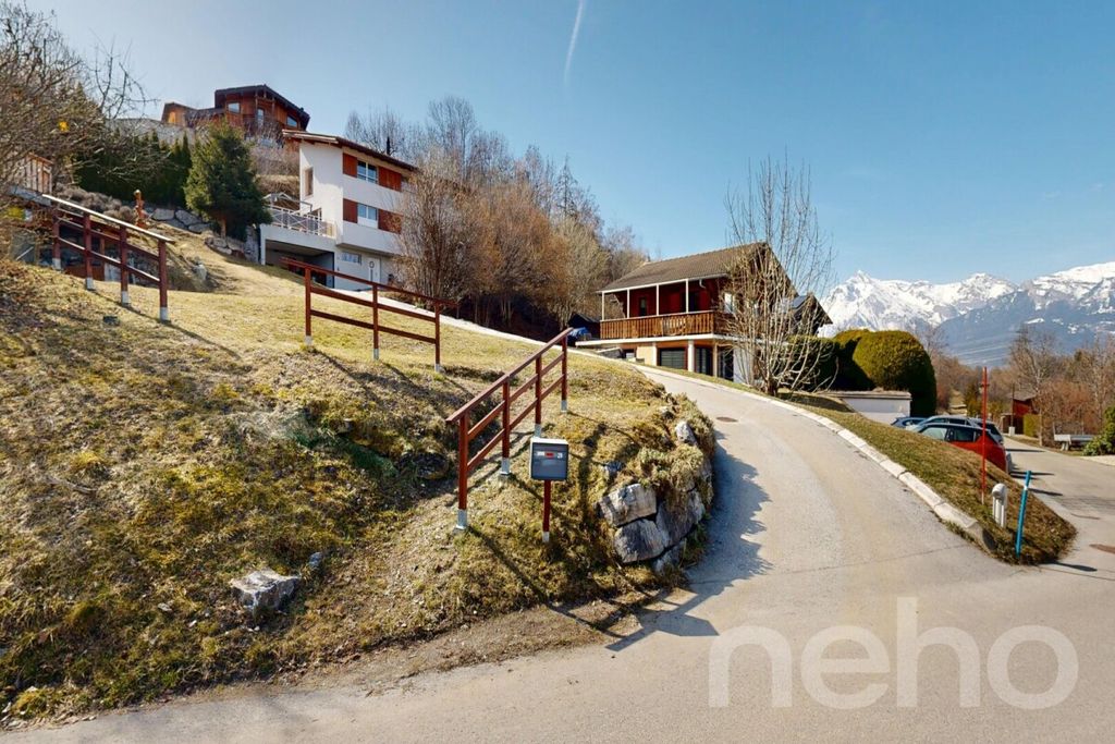 Property photo 2 of 12