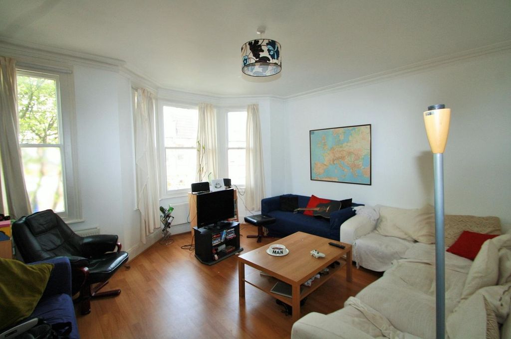 Property photo 2 of 6