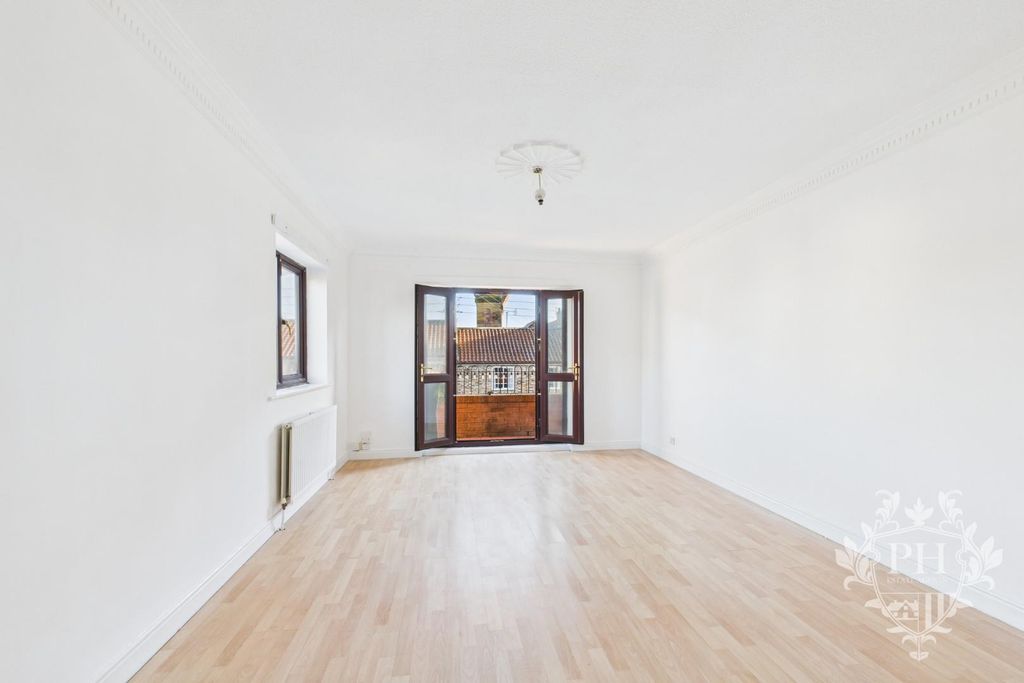 Property photo 3 of 13 Cam02002G0-Pr0224-Still002.Jpg