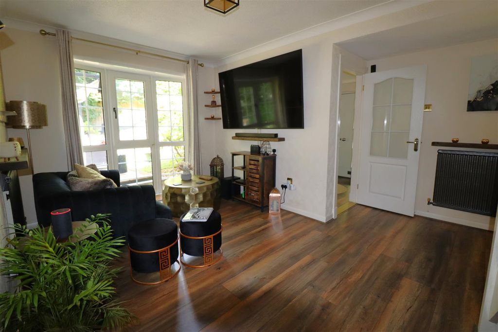Property photo 3 of 23 Snug 2.Jpg