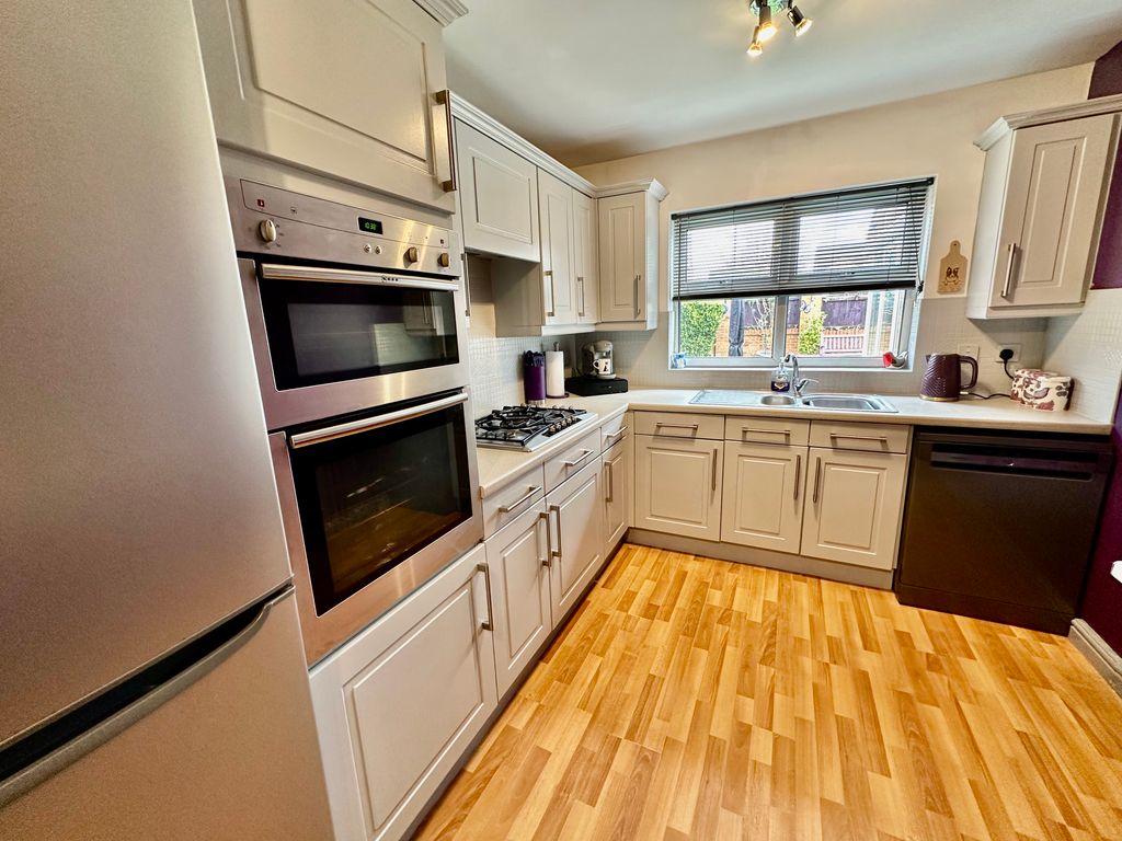 Property photo 2 of 39 Img_1090