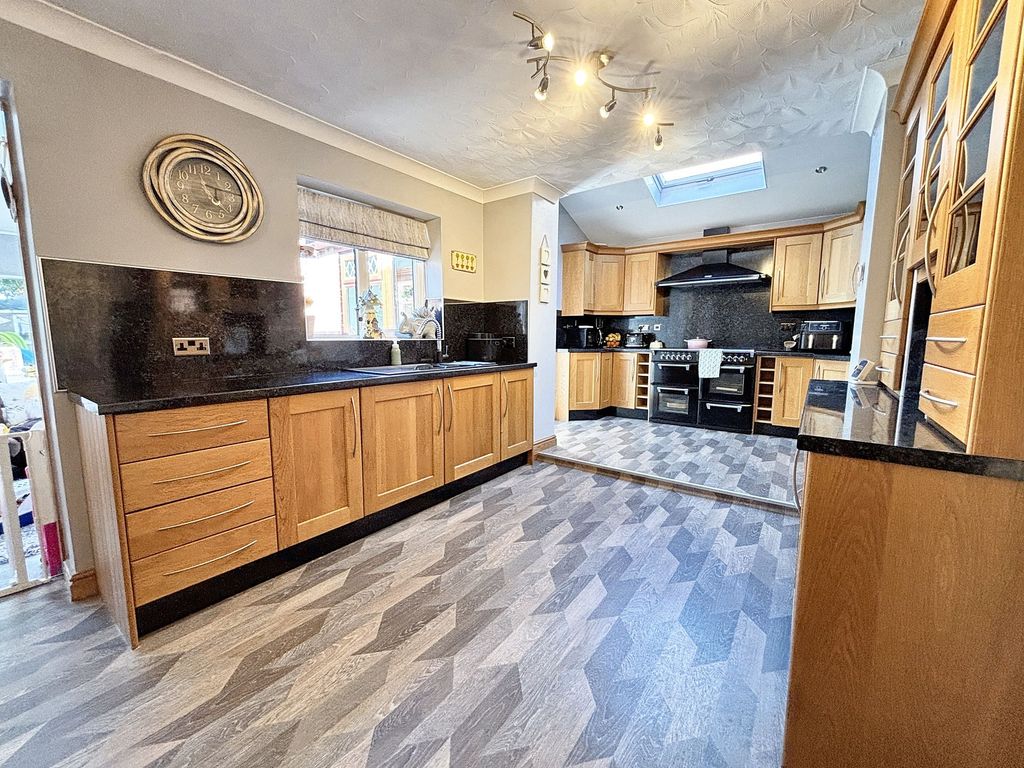 Property photo 1 of 22 Kitchen