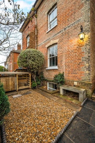 Property photo 2 of 24