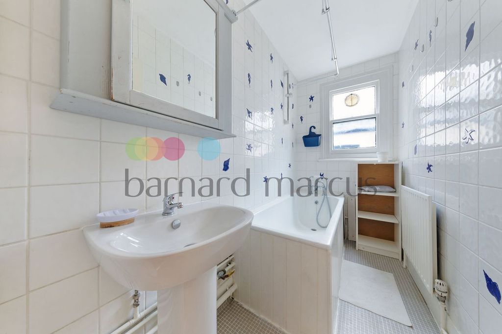 Property photo 1 of 7 Bathroom