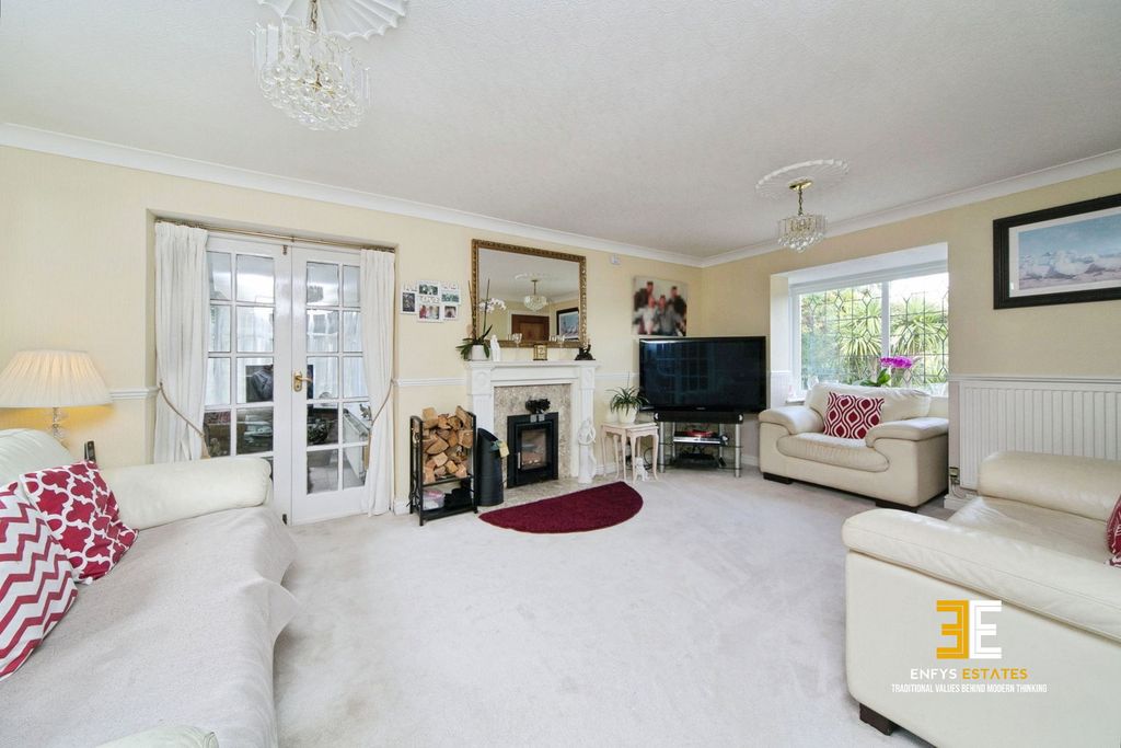 Property photo 2 of 41