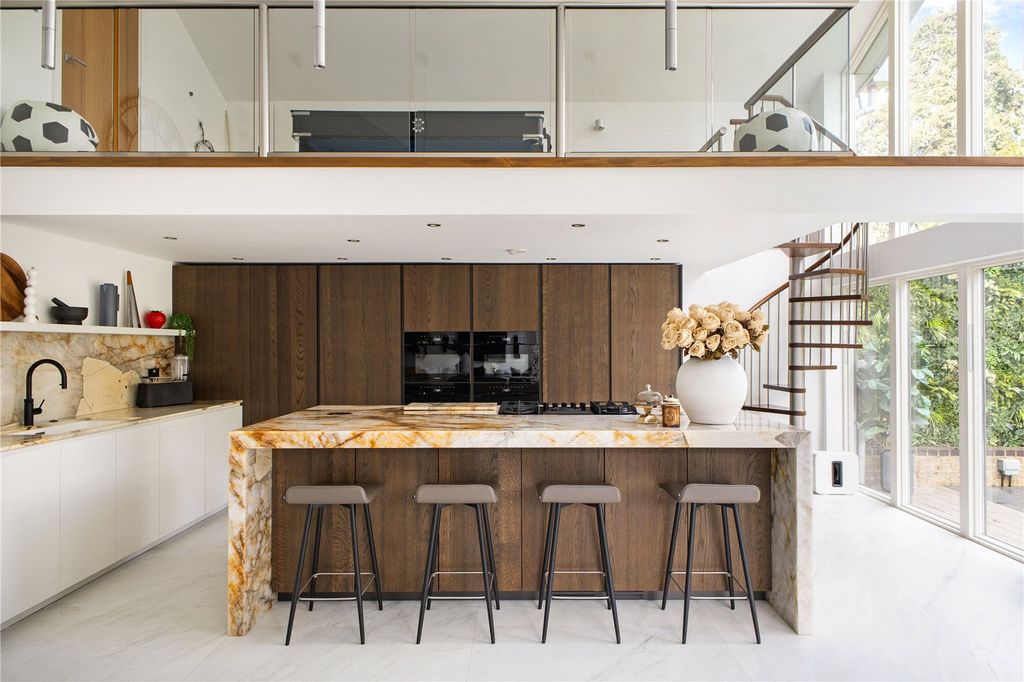 Property photo 2 of 29 Kitchen