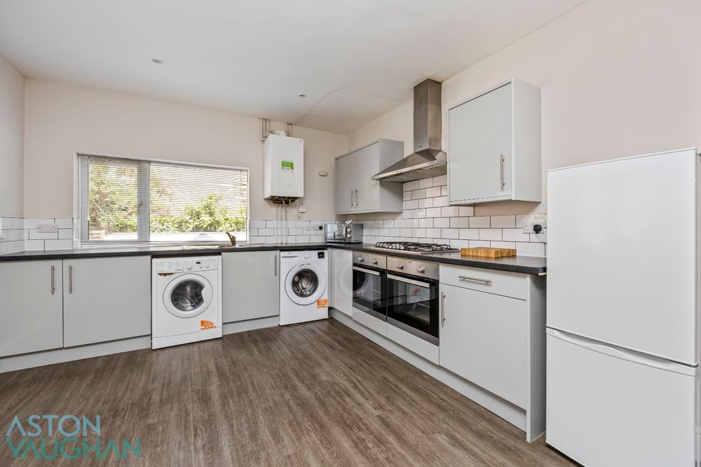 Property photo 2 of 23 4605661