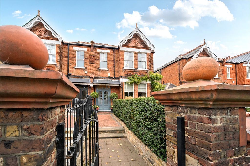 Property photo 1 of 36 Picture No. 05